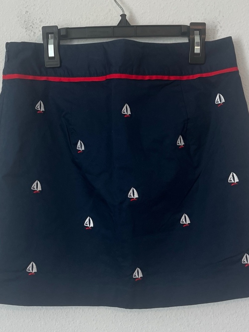 Vineyard Vines Navy Embroidered Sailboat Shorts with Red Trim